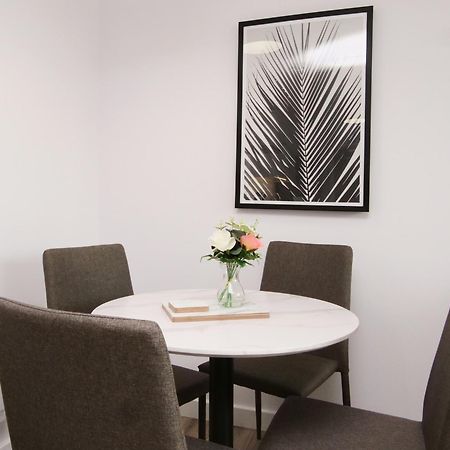 Apartment 46 Luna With Free Parking ยอร์ค ภายนอก รูปภาพ